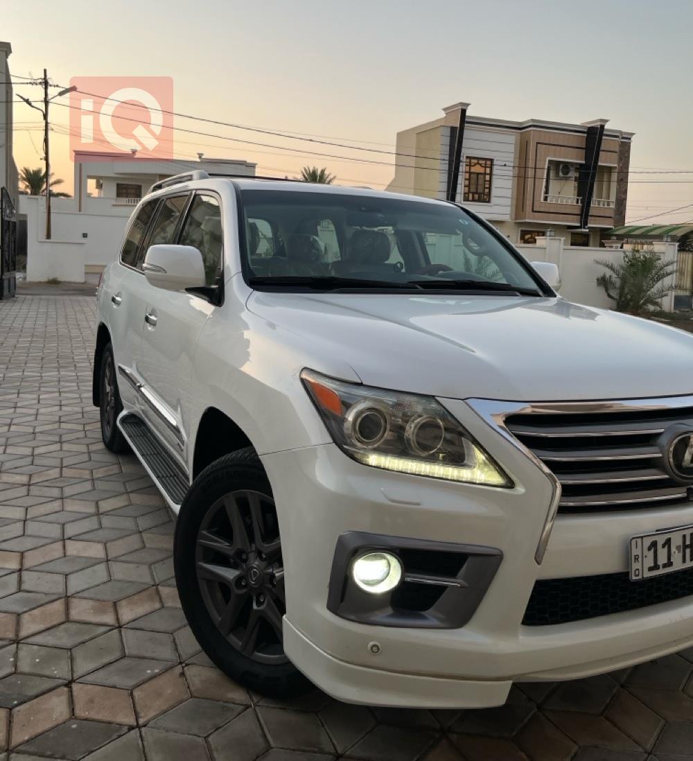 Lexus LX